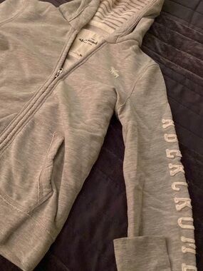 Abercrombie & Fitch Light Gray Hooded Zip Sweatshirt with Sleeve Branding
